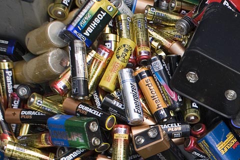 电池片回收多少钱√废旧铅酸蓄电池回收-蓄电池高价回收